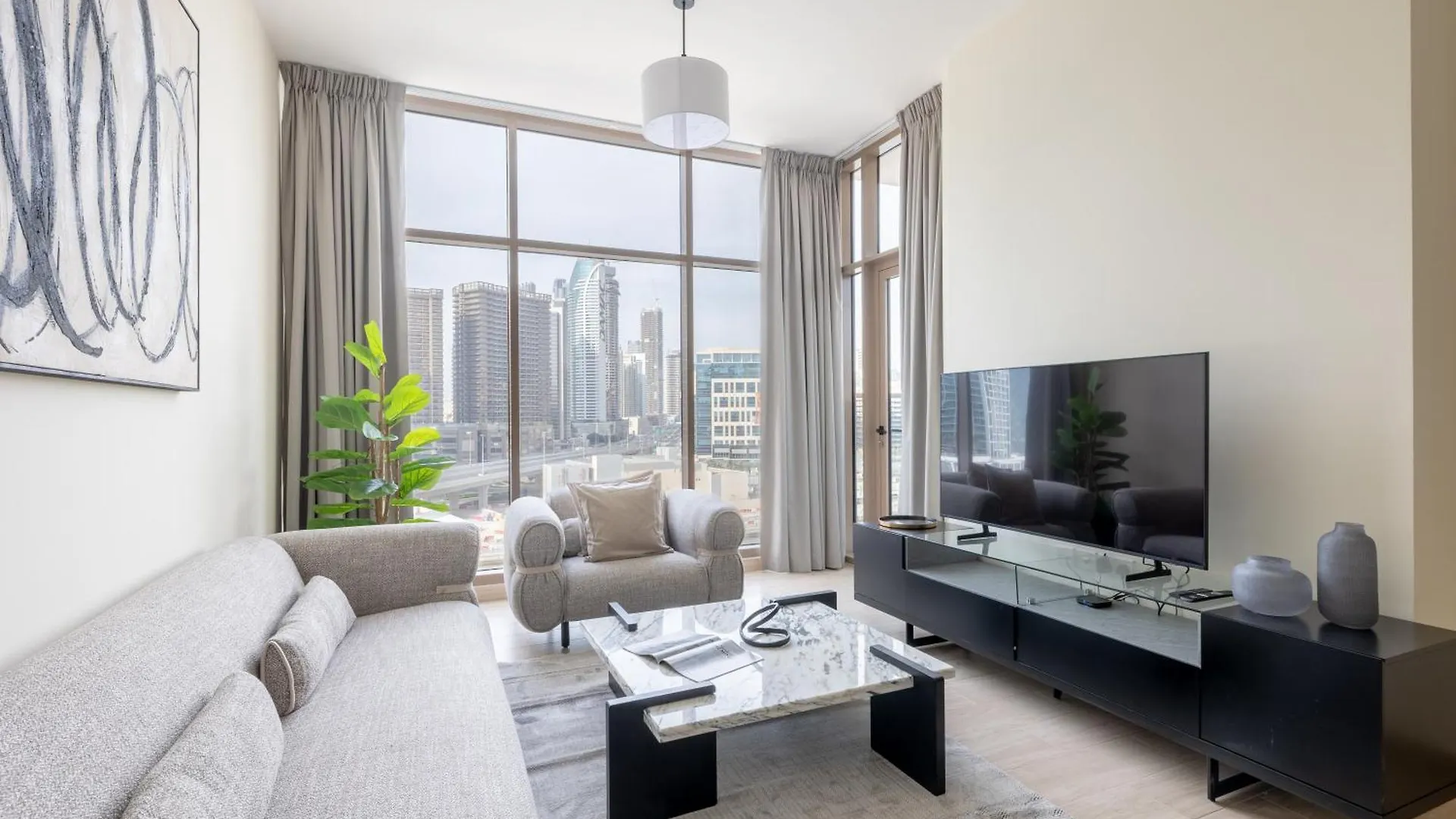 Apartment Canal View, Partial Burj Khalifa View, Brand New Dubai