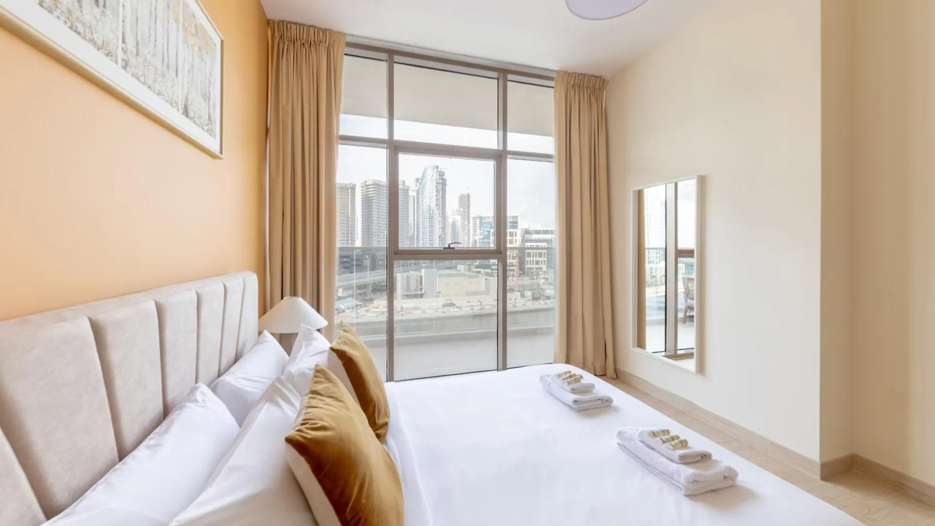 Apartment Canal View, Partial Burj Khalifa View, Brand New Dubai United Arab Emirates